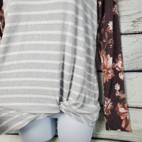 Maurices 24/7 Women's Top Small Striped Floral Raglan Sleeve Soft Stretch Knit S - Picture 2 of 6